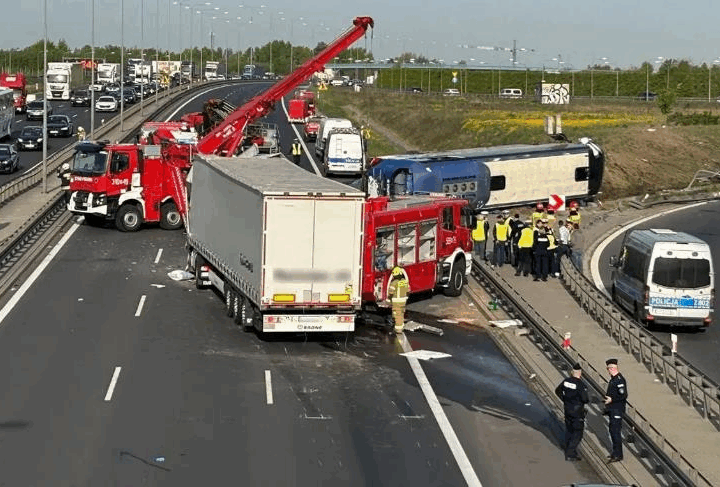 Новини України - Під Варшавою сталася ДТП за участю автобуса і вантажівки, водій - українець