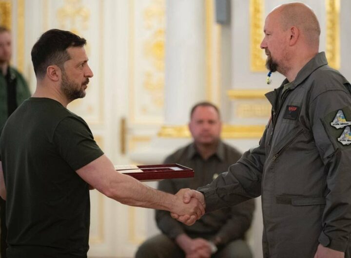 Володимир Зеленський вручив державні нагороди військовослужбовцям