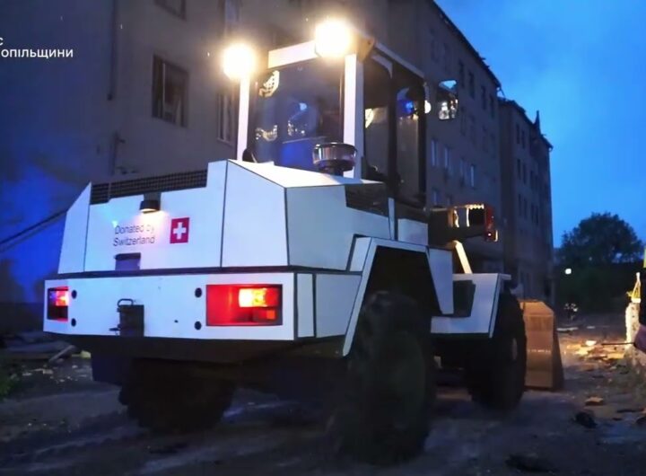 Тернопільські рятувальники ліквідовують наслідки нічного удару