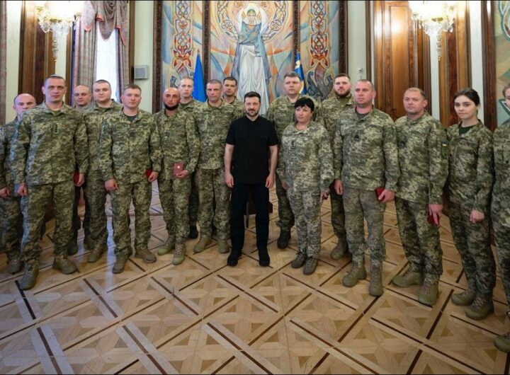 Володимир Зеленський відзначив нагородами військовослужбовців Держспецзв’язку