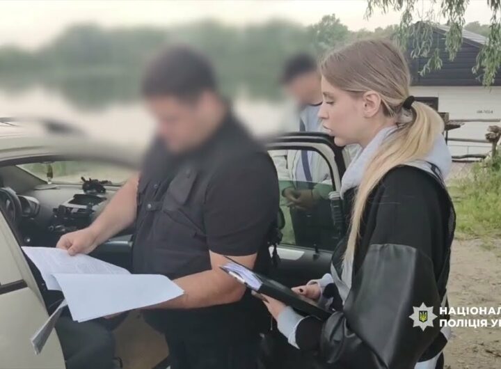 400 000 хабаря за сприяння у проведенні робіт з озеленення столиці: поліцейські викрили посадовців
