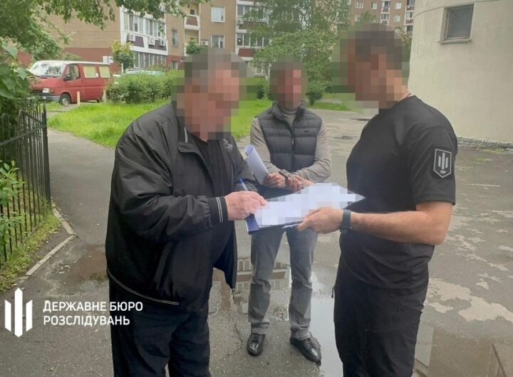 Новини України - Екскерівник управління Міграційної служби нарахував собі 365% премії