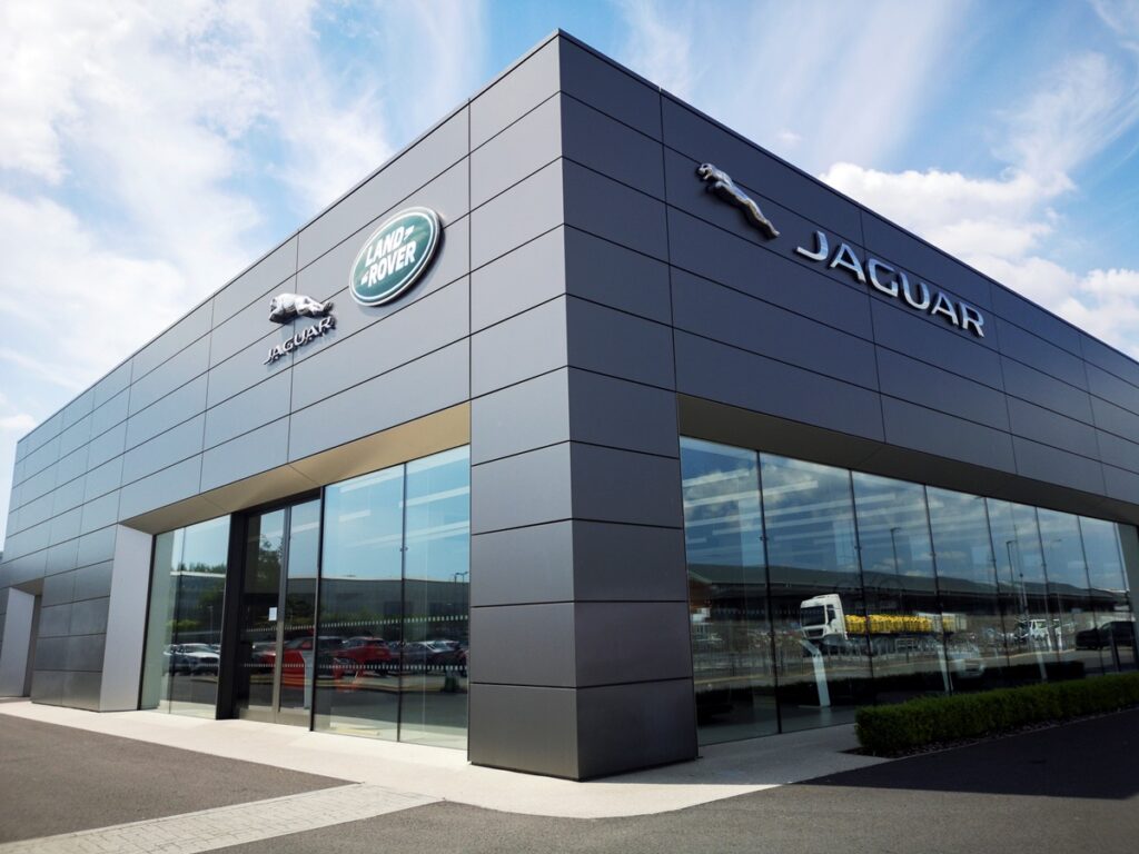 Новини бізнесу - Jaguar Land Rover відновила експорт авто до США