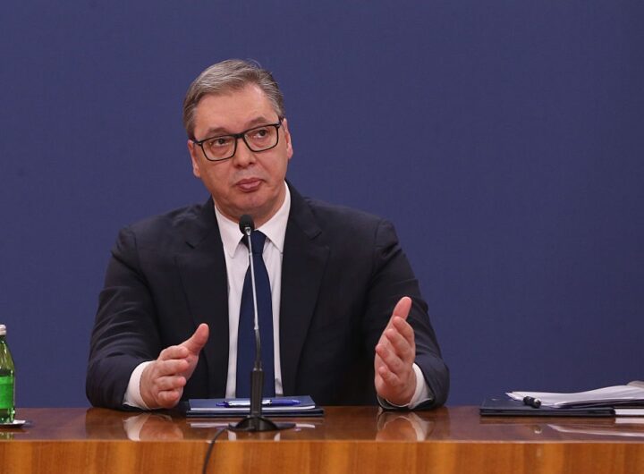 Новини світу - Літак президента Сербії "застряг" в Баку по дорозі до Москви