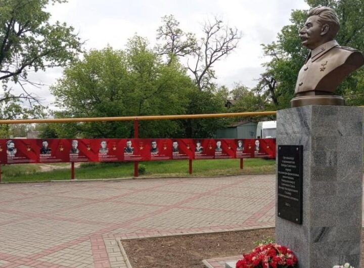 Новини України - Окупанти встановили памʼятник Сталіну в Мелітополі