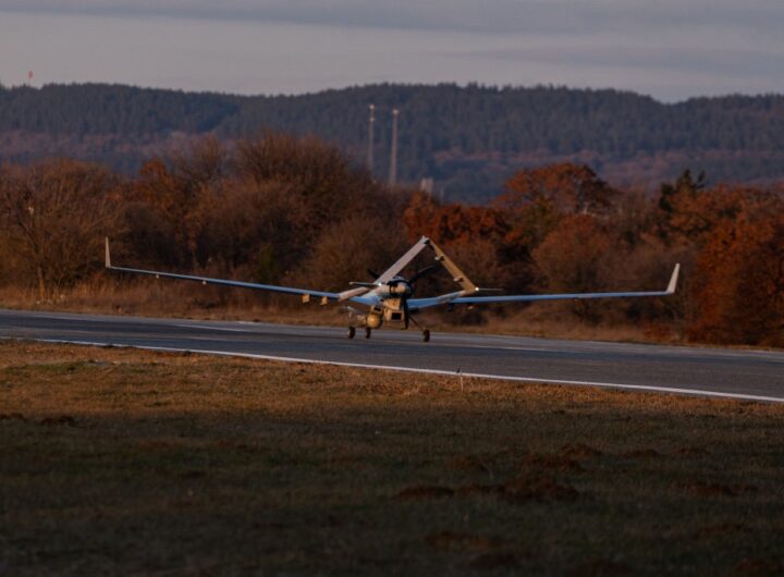 Новини світу - Сам обирає цілі: Туреччина представила оновлений Bayraktar TB2 з ШІ