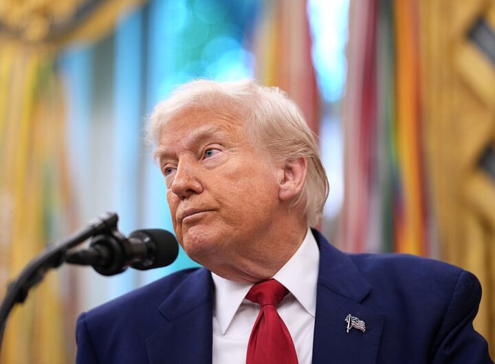 Новини світу - Санкції проти РФ: Трамп пояснив, чому утримується