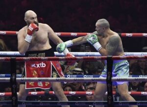 Новини спорту - Техніка проти фізики: тренер оцінив поєдинки Усика з Ф’юрі та Джошуа