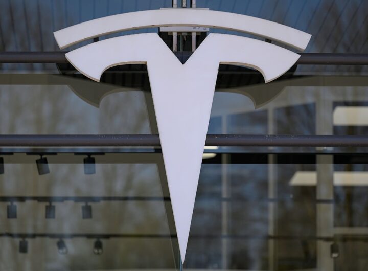 Новини бізнесу - Tesla втрачає ринок Китаю через конкурента
