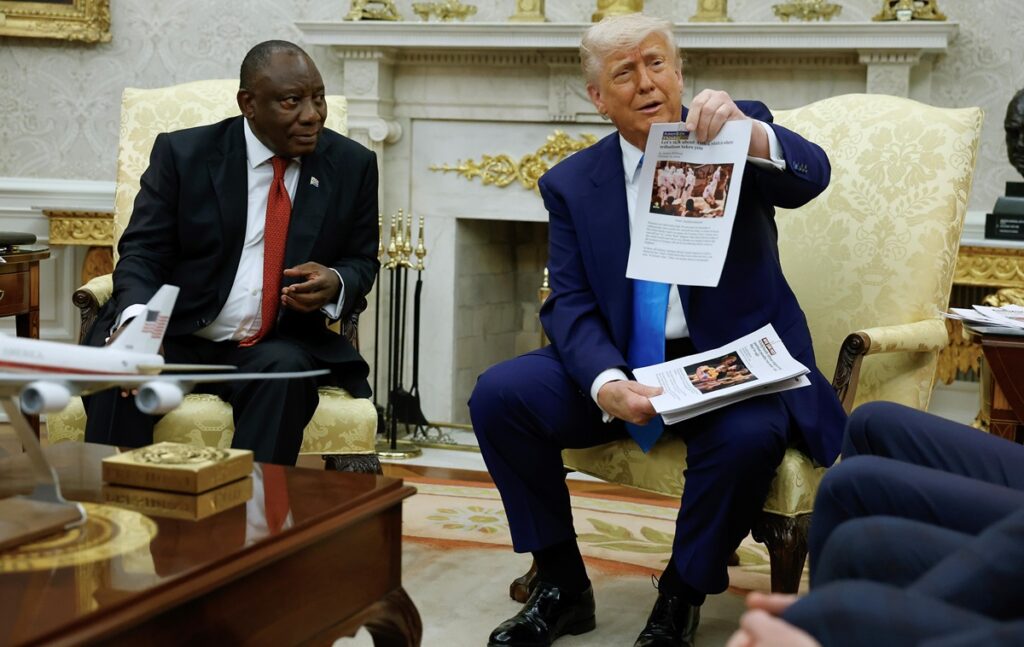 Новини світу - Трамп накинувся на президента ПАР зі звинуваченнями