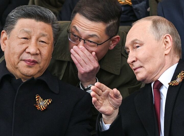 Новини світу - Трибуна на параді: Путін, Сі і злочинці
