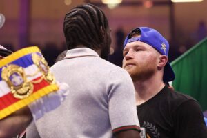 Новини спорту - Туркі анонсував бій між двома чемпіонами - Альваресом і Кроуфордом