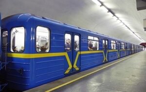 Новини Києва - У Києві на станції метро Дорогожичі знайшли тіло чоловіка