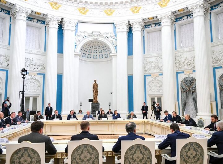 Новини бізнесу - Уряд РФ попередив про загрозу погіршення ситуації в економіці