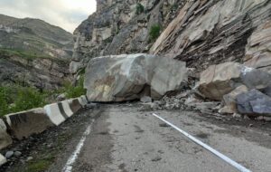 Новини світу - В Дагестані обвал скелі "відрізав" від світу понад 50 сіл
