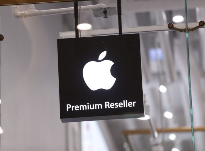 Новини світу - В Росії оштрафували Apple за "пропаганду ЛГБТ"