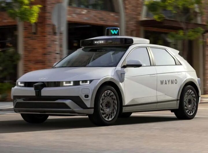 Авто новини - Waymo відкликає майже всі свої роботаксі через зіткнення з перешкодами
