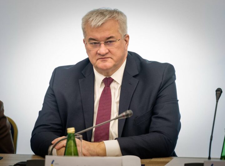 Новини світу - ЄС ускладнив життя російським олігархам - Сибіга