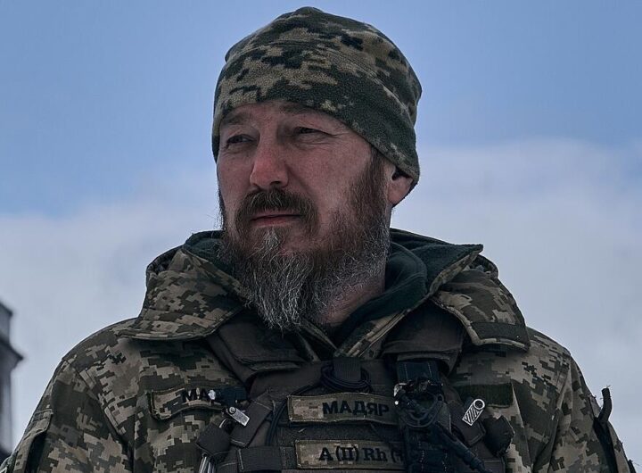 Новини України - Зеленський присвоїв командиру підрозділу Птахи Мадяра звання Герой України