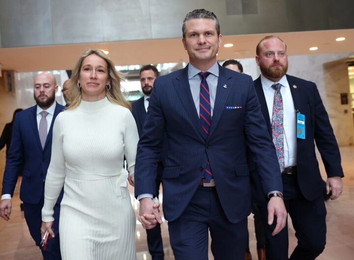 Новини світу - ЗМІ дізналися нові скандальні деталі про главу Пентагону
