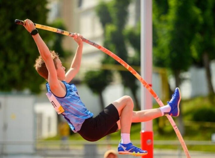 Новини спорту - 12-річний українець у стрибках із жердиною переступив висоту Дюплантіса