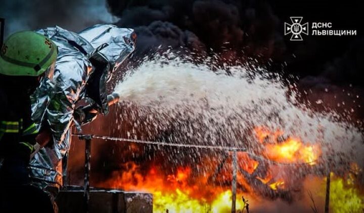 Новини України - Атака на Дрогобич: по одному об'єкту було понад 20 влучань