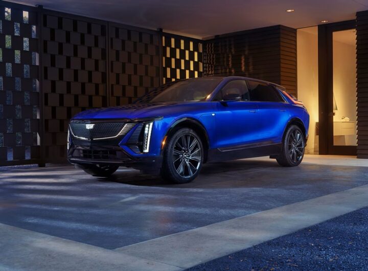 Авто новини - Cadillac відкликає електрокари Lyriq через проблему з дисплеєм