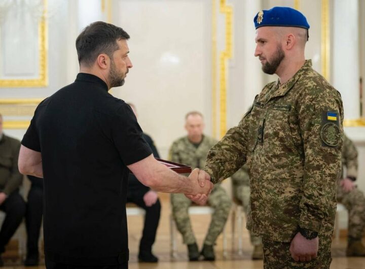 Володимир Зеленський відзначив нагородами українських воїнів