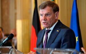 Новини України - ФРН, Франція і Британія готові провести перемовини щодо ядерної програми Ірану