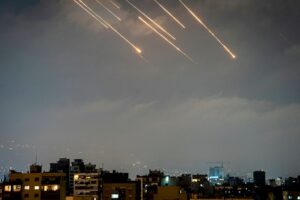 Новини світу - Іран заявив про удар по штабу Моссада