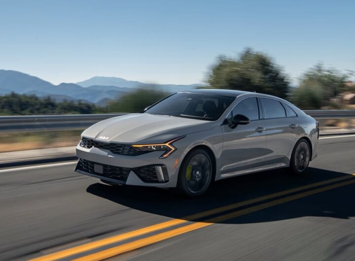 Авто новини - Kia відкликає тисячі K5 через програмне забезпечення з "корейською логікою"