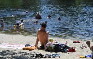 Без категорії - МОЗ попереджає: приблизно чверть пляжів небезпечні для купання