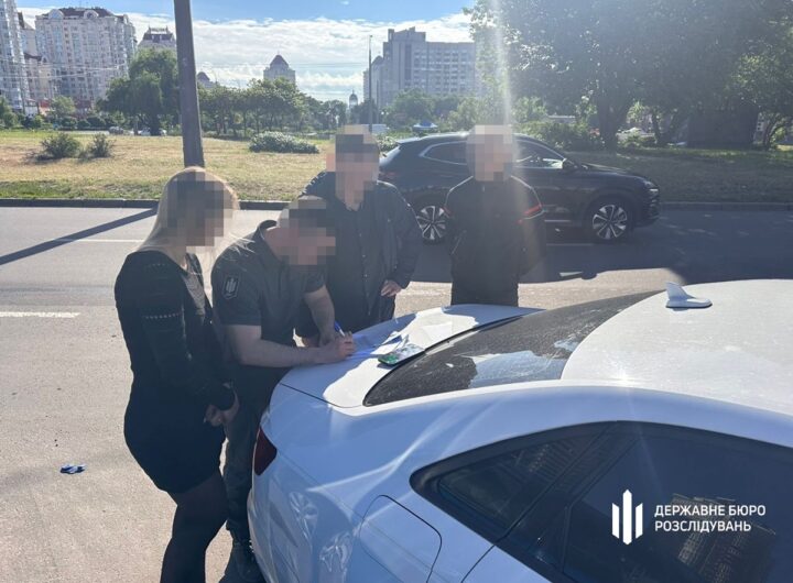 Новини України - На Дніпропетровщині правоохоронниця видалила дані сотень ухилянтів