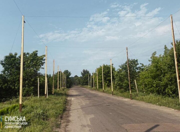 Новини України - На Сумщині над дорогами натягують антидронові сітки