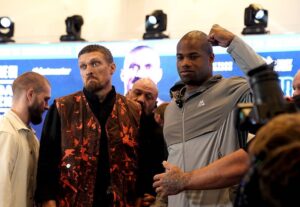 Новини спорту - Напередодні повторного бою Усик звернувся з посланням до Дюбуа
