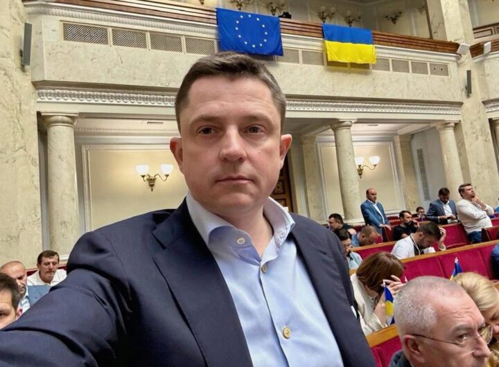 Новини України - Народний депутат Довгий склав мандат