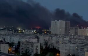 Новини Києва - Небо у Києві затягло чорним димом