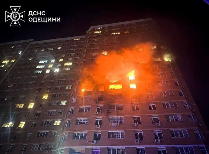 Новини України - Палали три поверхи: з’явилися фото удару по Одесі