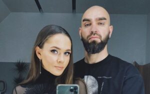 Новини культури - Саніна відповіла на звинувачення, що чоловік живе за кордоном