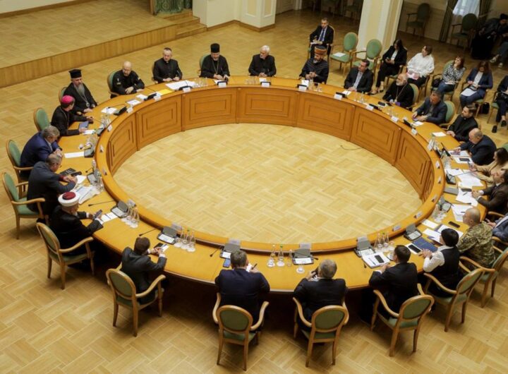 Новини України - Шмигаль зробив заяву щодо бронювання священників