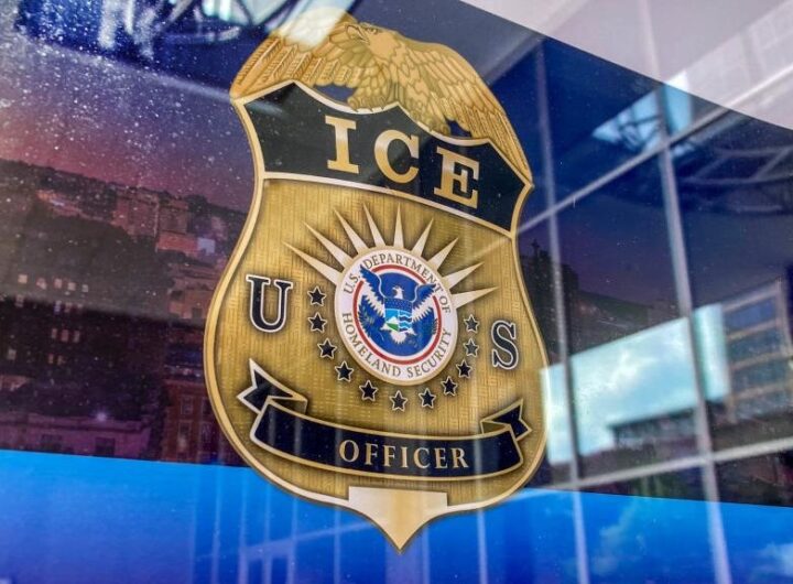 Новини України - США планують видворити 24 українців - посольство