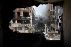 Новини світу - Трамп лякає, РФ засуджує. Світ про удари Ізраїлю