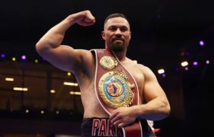 Новини спорту - У день реваншу Усик - Дюбуа Паркер хоче вийти на ринг