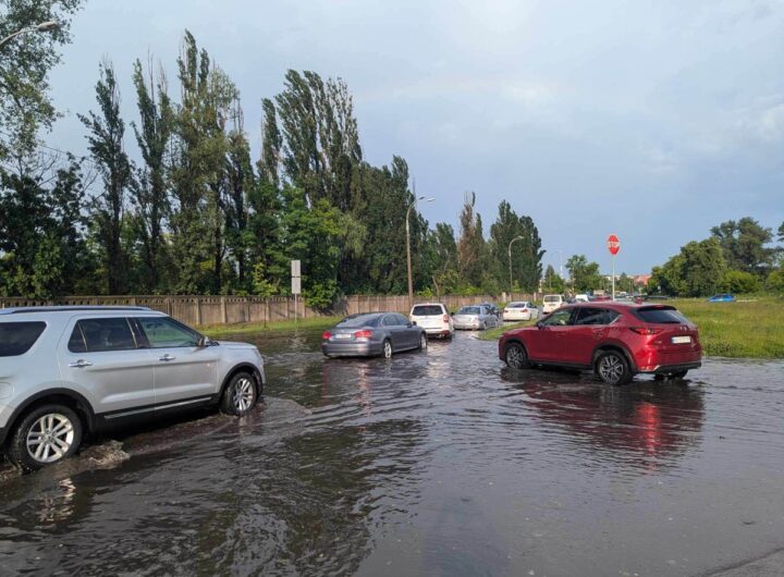 Новини Києва - У Києві негода пошкодила автомобілі та майно