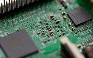 Новини світу - У РФ визнали критичну залежність від західних чипів