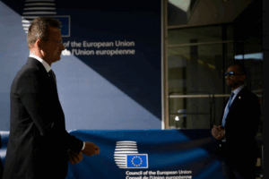 Новини світу - Угорщина ветувала план Єврокомісії щодо відмови від енергоносіїв РФ