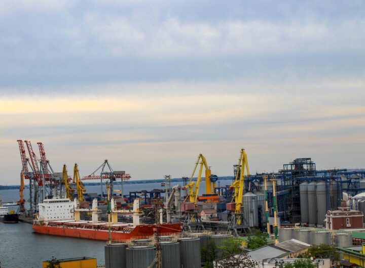 Новини бізнесу - Українські морпорти обробили 40 млн тонн вантажів з початку року