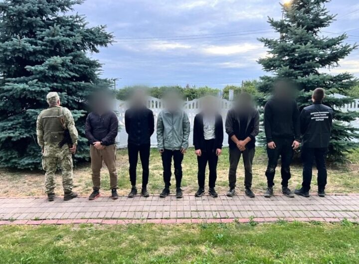 Новини України - Йшли в Угорщину: прикордонники викрили групу порушників