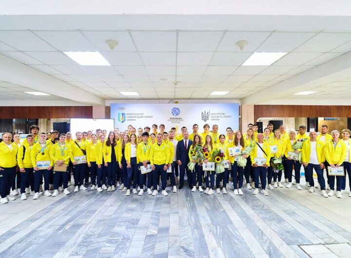 Юні олімпійські переможці вдома!