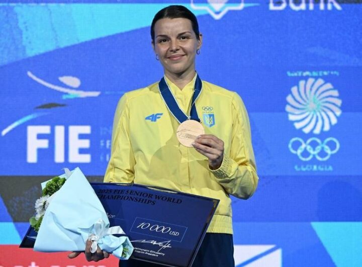 Новини спорту - ЧС-2025 з фехтування: Комащук відмовилася від фото з росіянкою